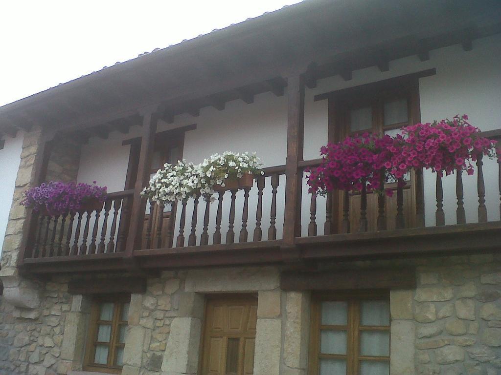 El Cabanon De Pimiango Pensionat Exteriör bild