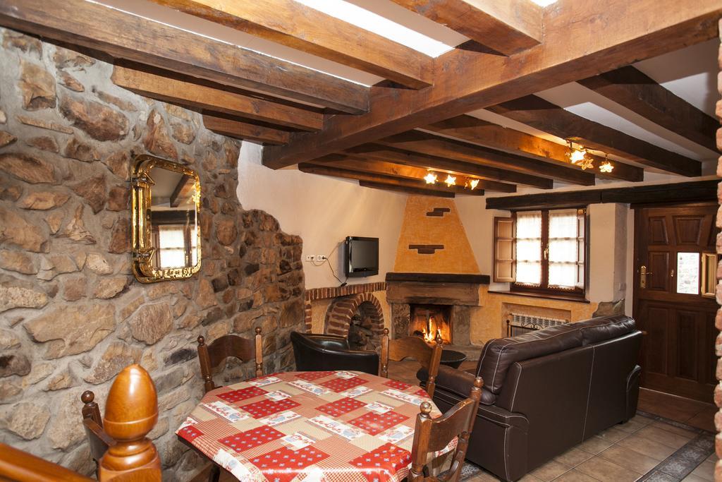 El Cabanon De Pimiango Pensionat Rum bild