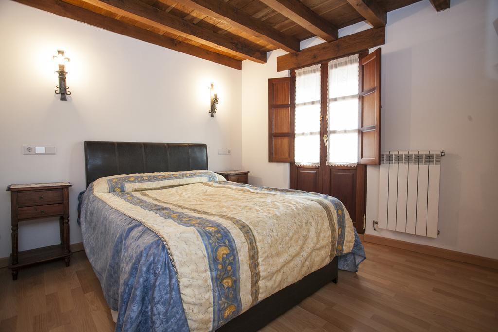 El Cabanon De Pimiango Pensionat Rum bild