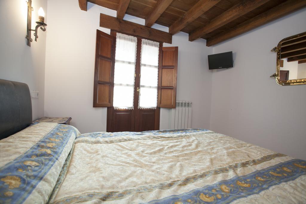 El Cabanon De Pimiango Pensionat Rum bild