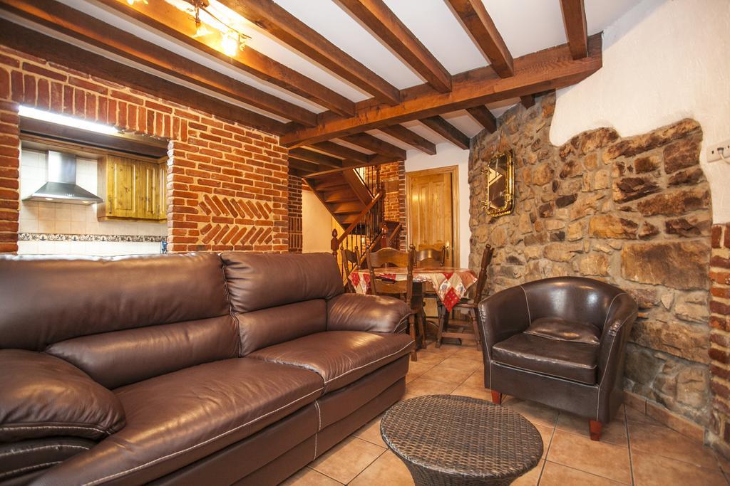 El Cabanon De Pimiango Pensionat Rum bild