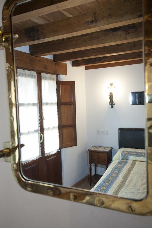 El Cabanon De Pimiango Pensionat Rum bild
