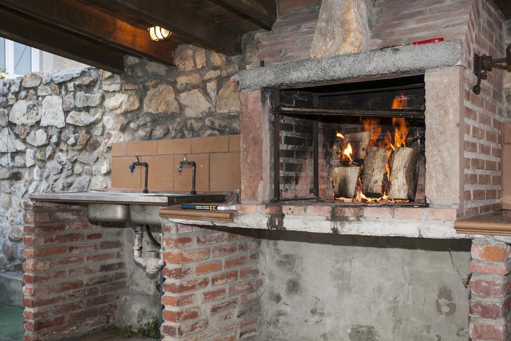 El Cabanon De Pimiango Pensionat Exteriör bild