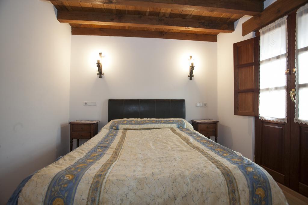 El Cabanon De Pimiango Pensionat Rum bild